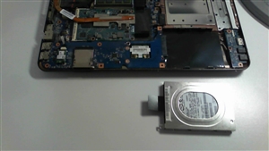 U450p HDD交換　分解